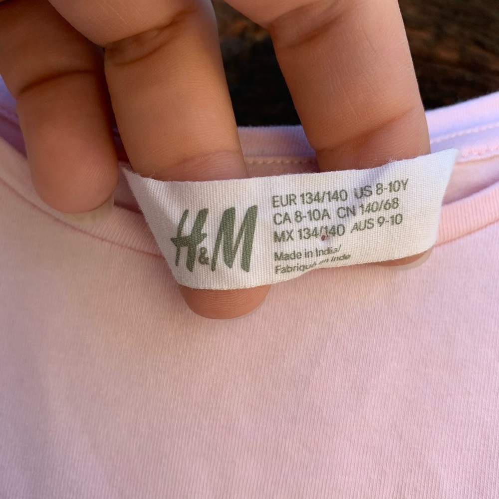 H&M Spring Time Shirt - Picture 2 of 3